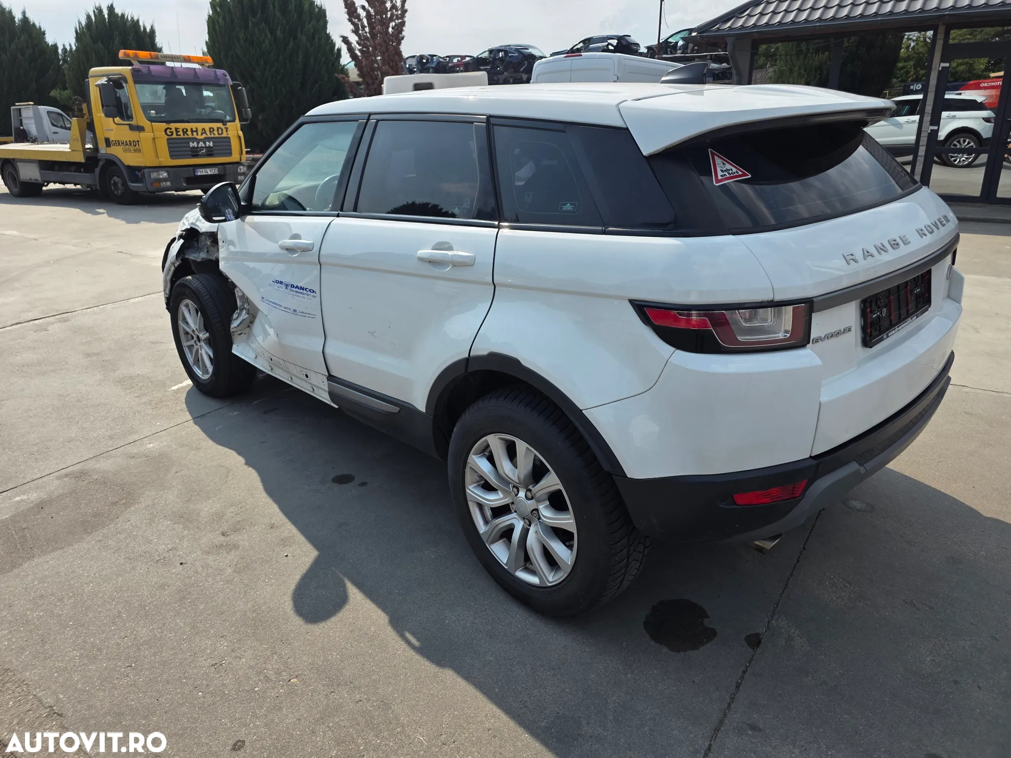Land Rover Range Rover Evoque 2.0 D150 R-Dynamic HSE - 4