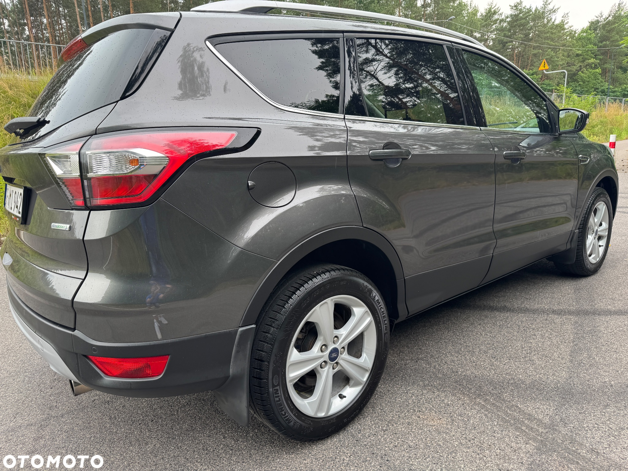 Ford Kuga 1.5 EcoBoost 2x4 Cool & Connect - 9