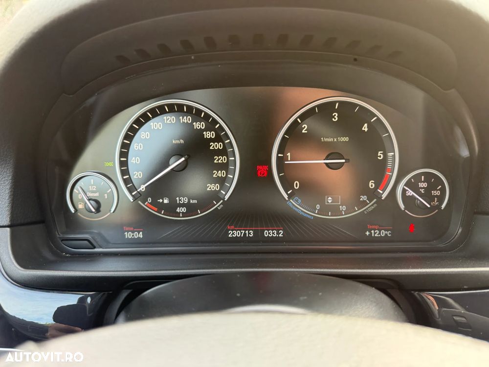 BMW Seria 5 525d Luxury Line - 28