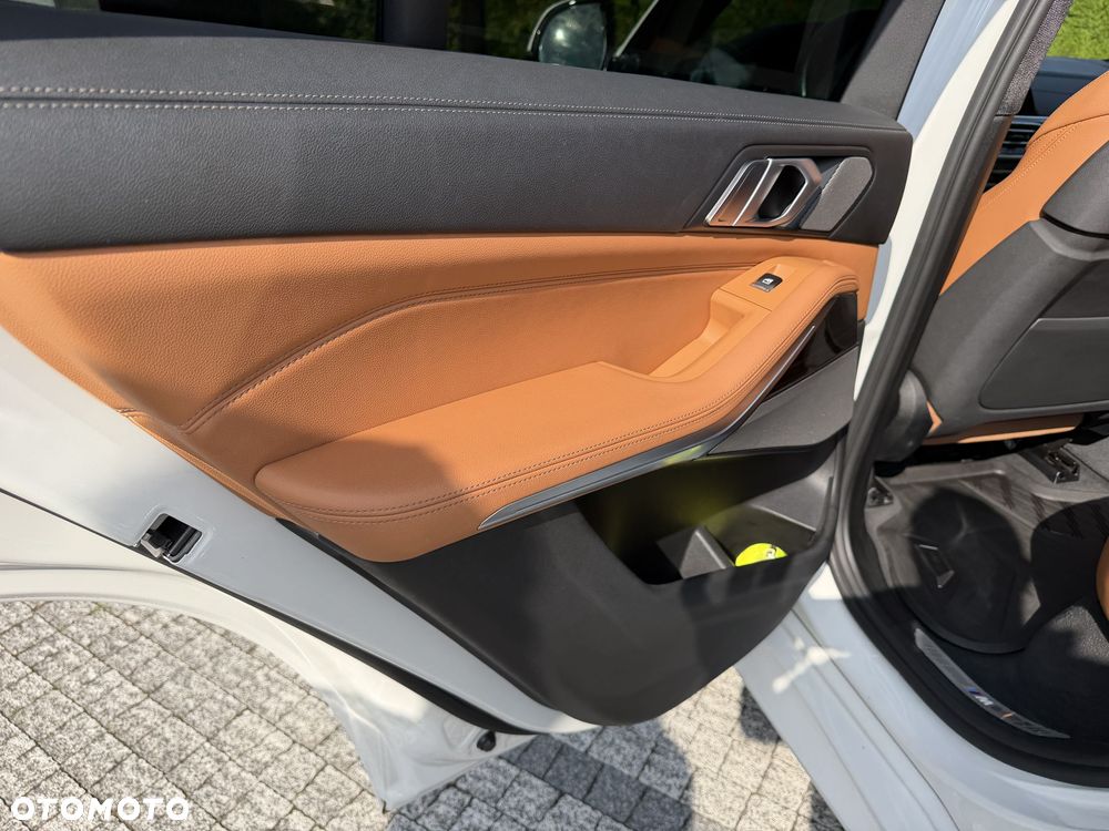 BMW X5 xDrive40i - 11