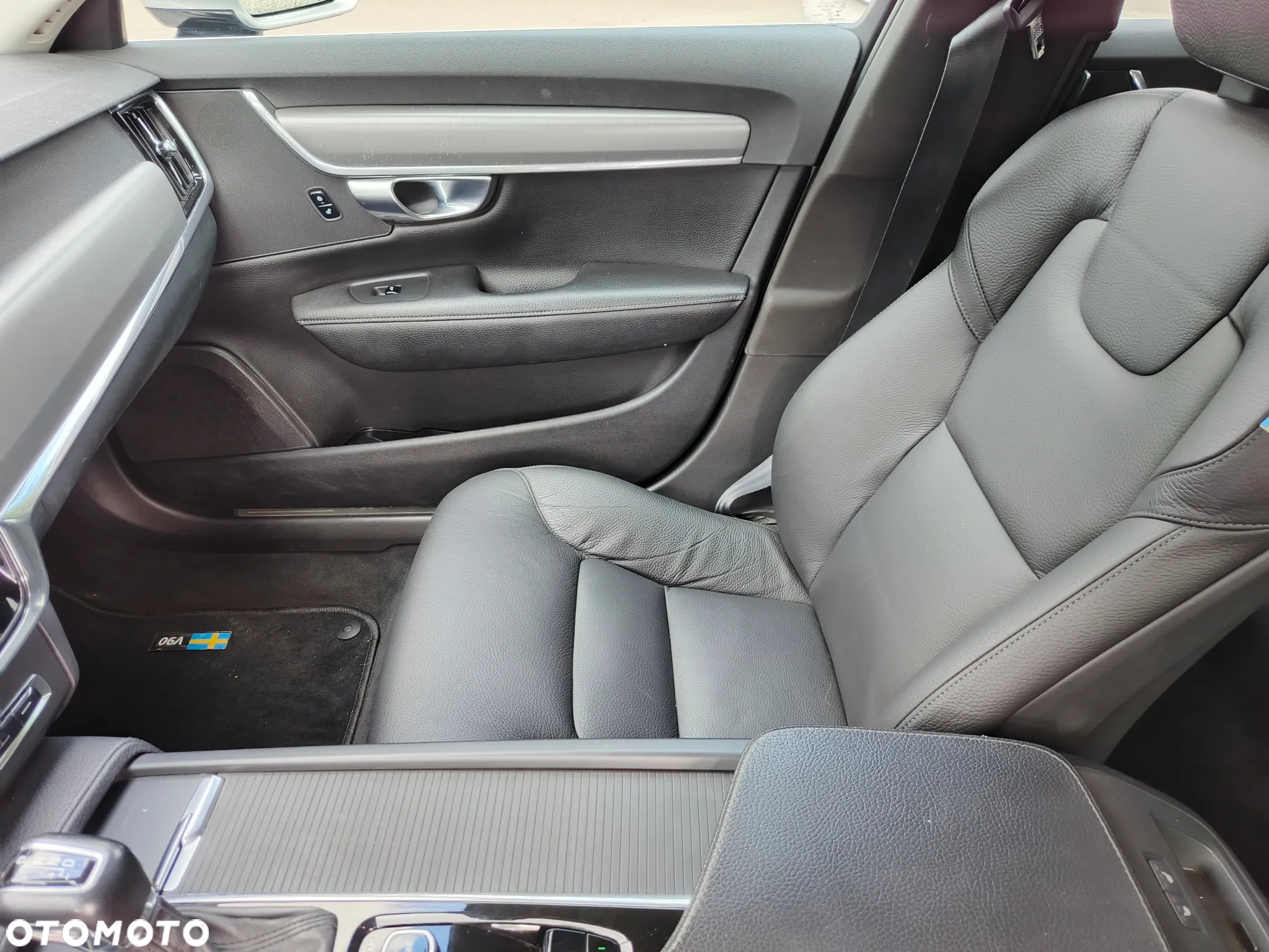 Volvo V90 D5 AWD Momentum - 25