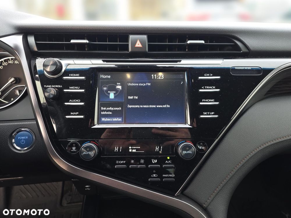 Toyota Camry 2.5 Hybrid Comfort CVT - 18