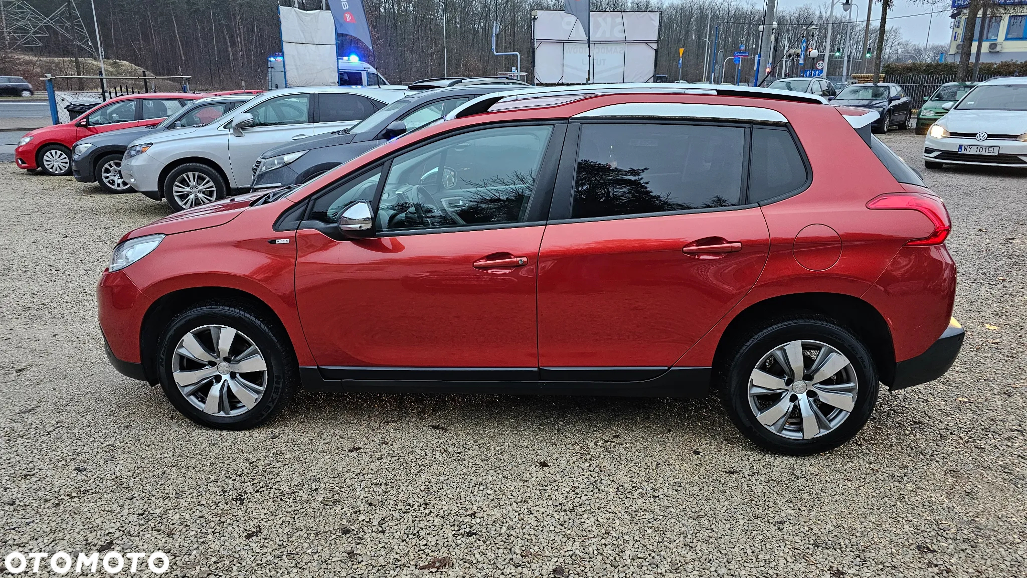 Peugeot 2008 1.2 Pure Tech Allure S&S - 6