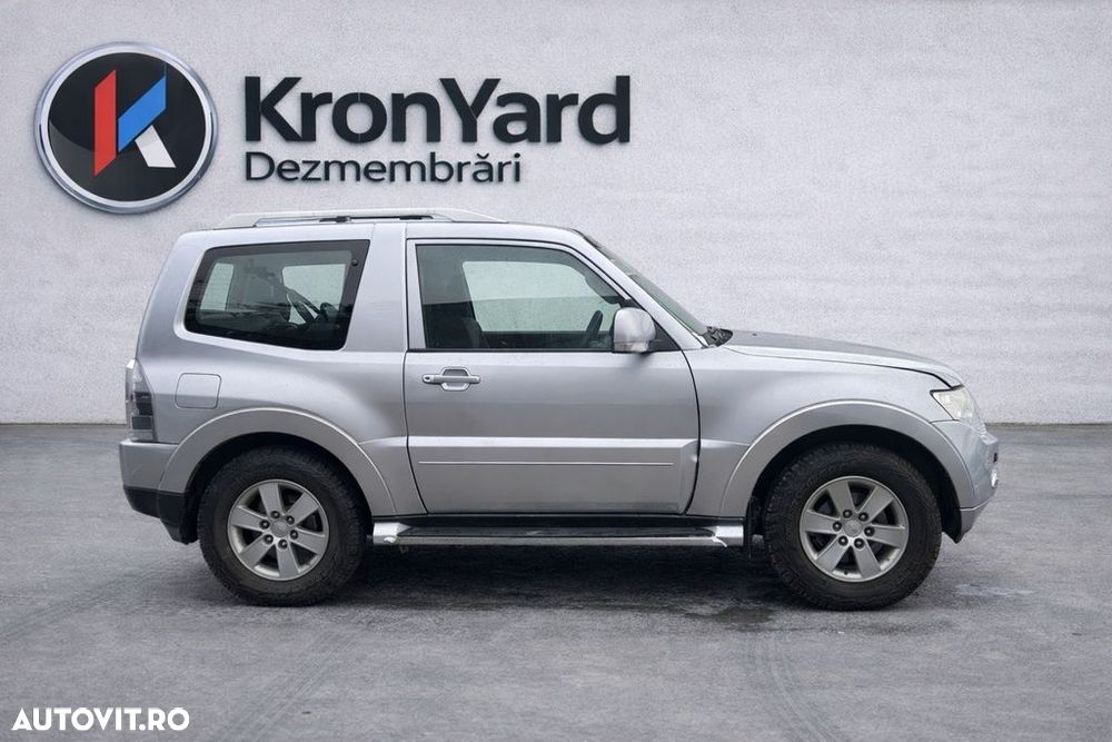 Dezmembrari dezmembrez  Mitsubishi Shogun Pajero 2006 - 2011 3.2 D 4M41 - 7