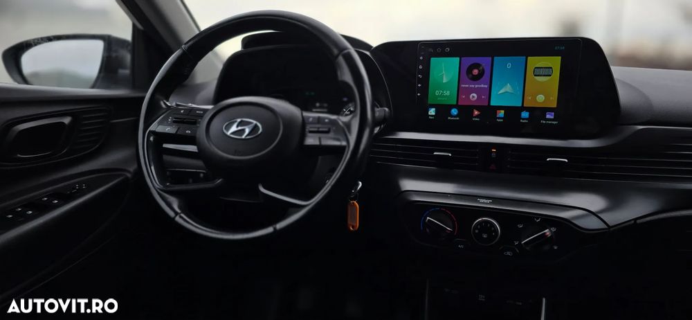 Hyundai i20 blue 1.2 Pure - 10