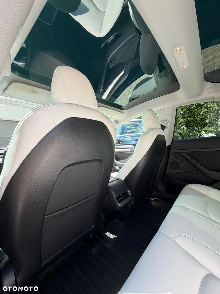 Tesla Model 3 - 12