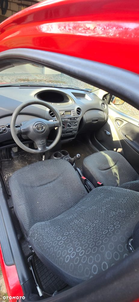 Toyota Yaris - 10