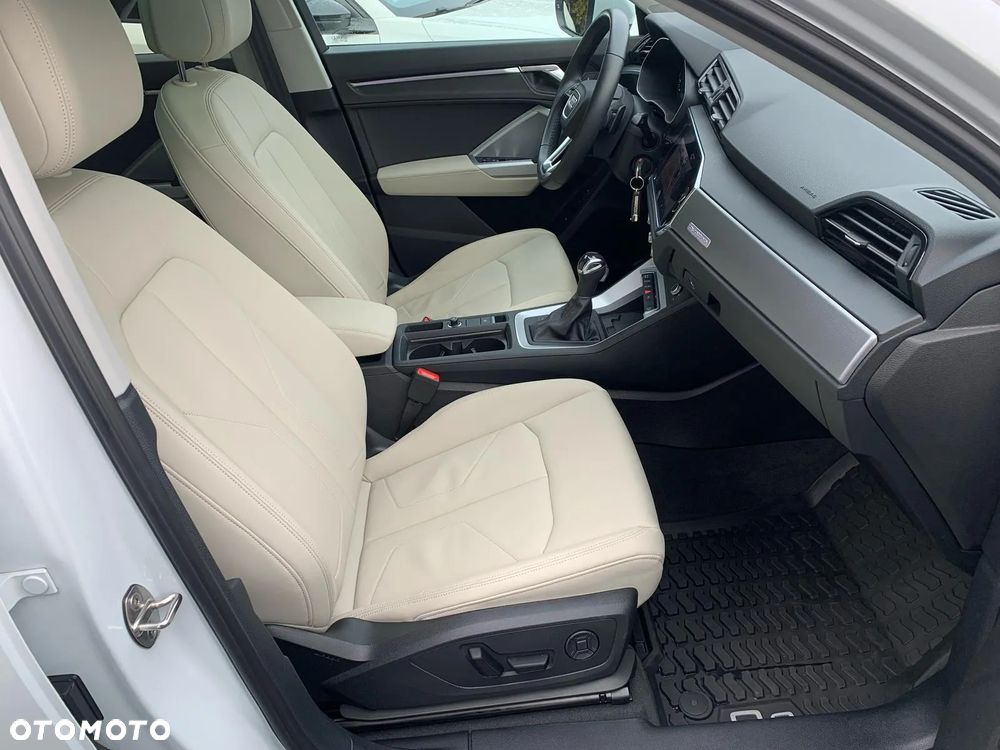 Audi Q3 40 TFSI quattro S tronic S line - 22