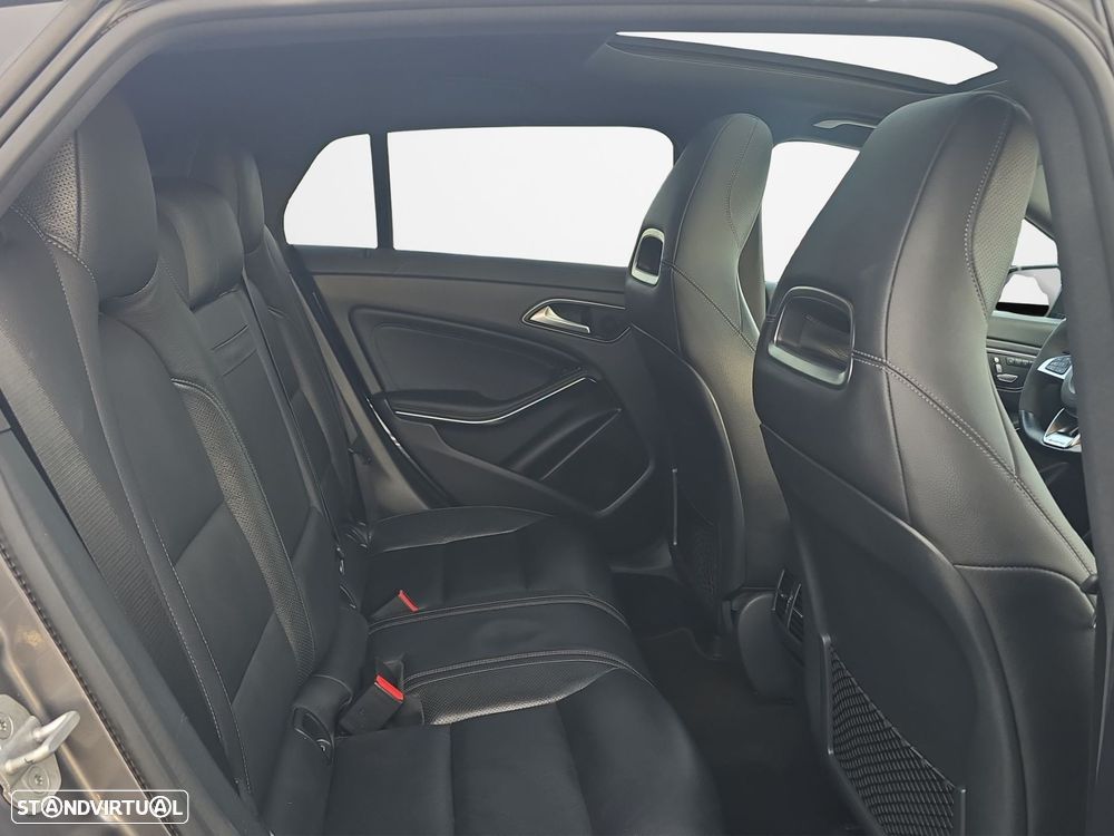 Mercedes-Benz CLA 45 AMG - 19