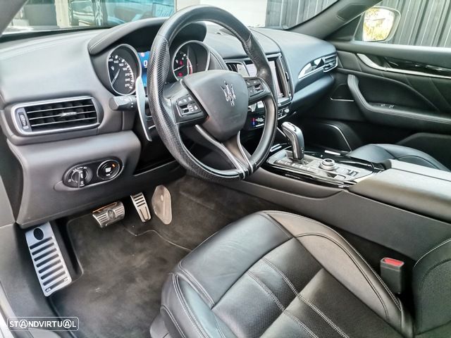 Maserati Levante Q4 GranSport - 9