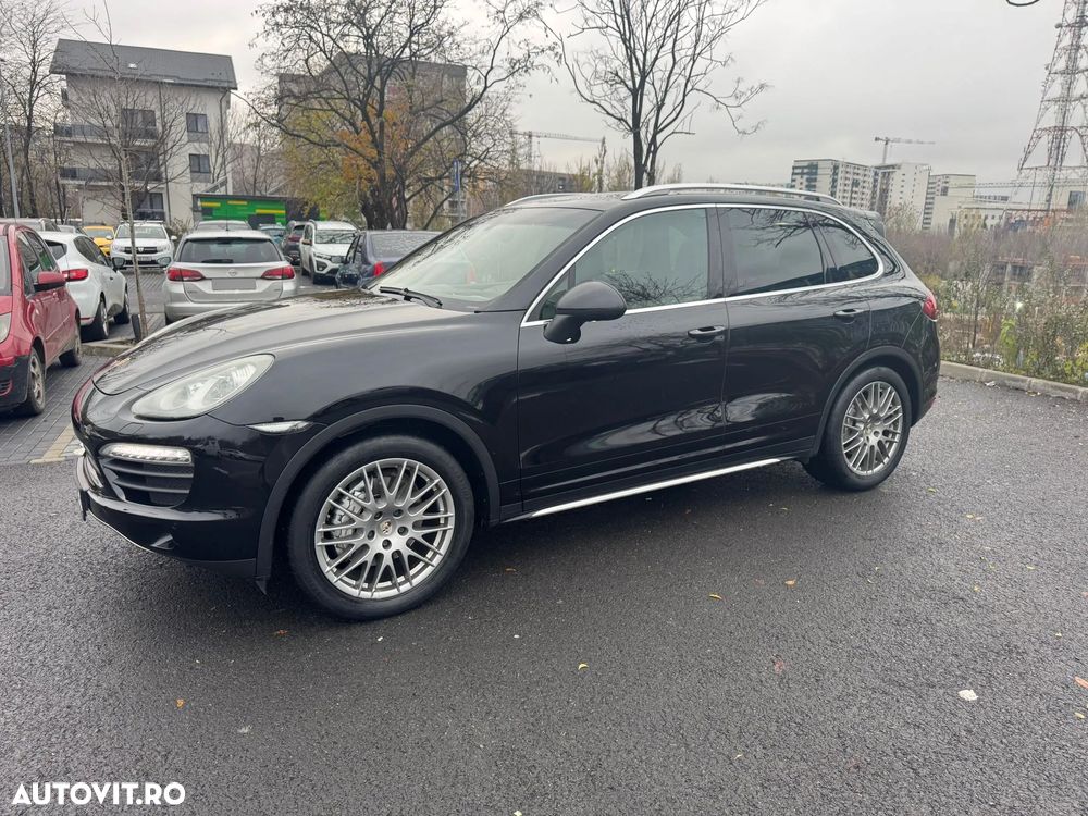 Porsche Cayenne - 1