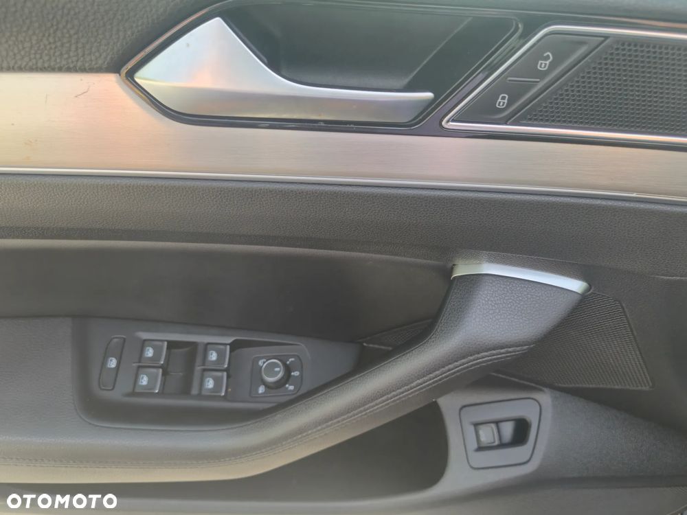 Volkswagen Passat - 24