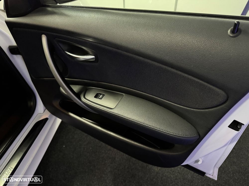 BMW 118 d xDrive Urban Line - 13