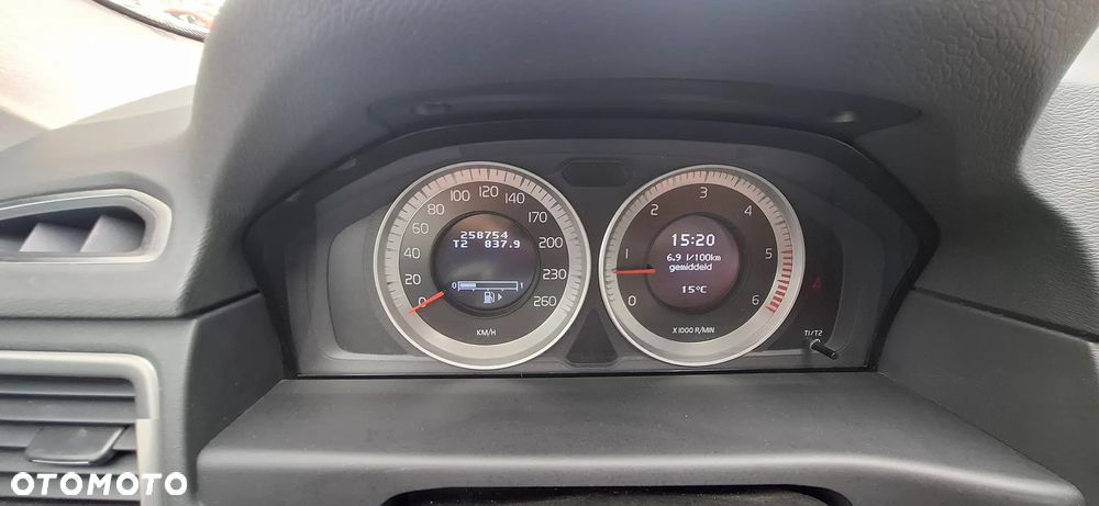 Volvo V70 D3 Momentum - 11
