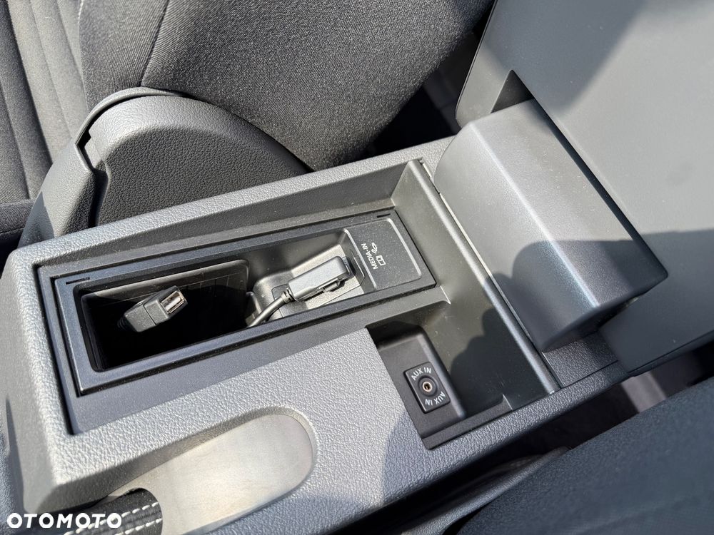 Volkswagen Touran 2.0 TDI DPF BlueMotion Technology Cup - 25