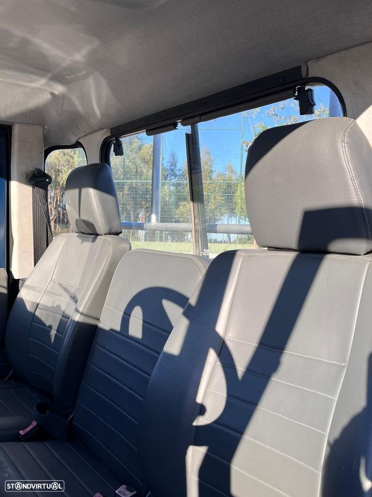 Land Rover Defender 90 2.5 TD5 Metal Top - 8