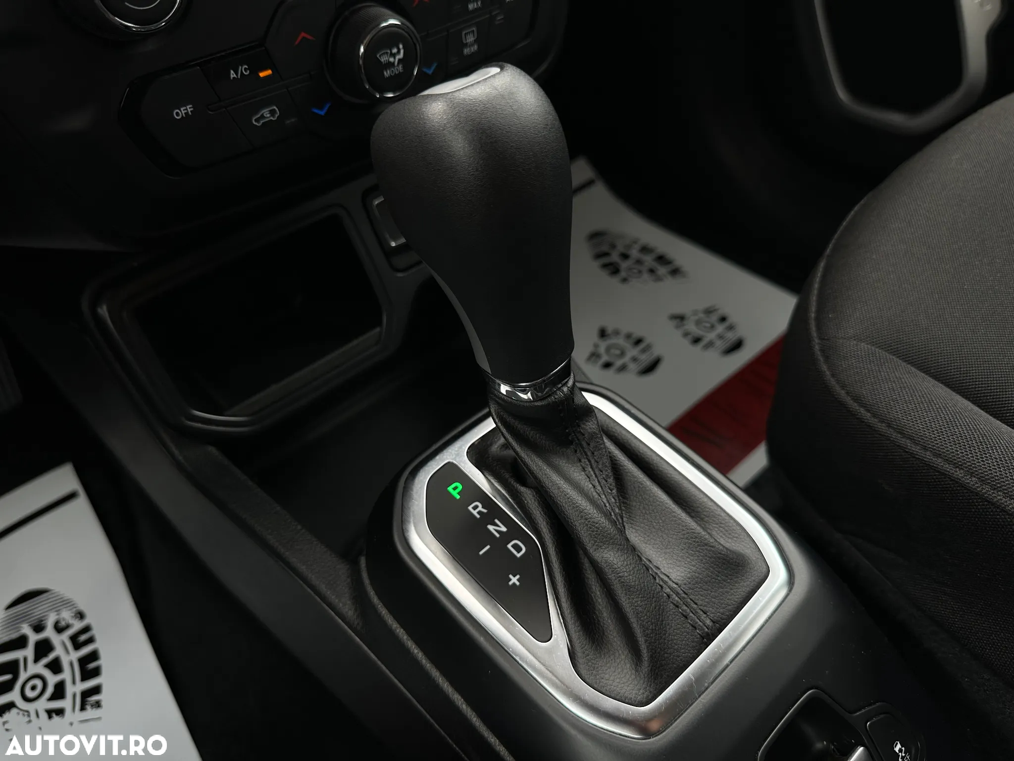 Jeep Renegade 1.3 T-GDI Automatik Longitude - 32