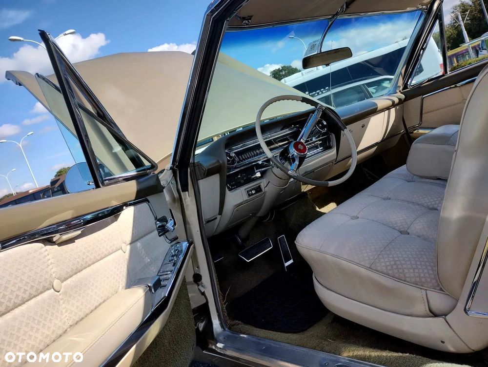 Cadillac Deville - 13