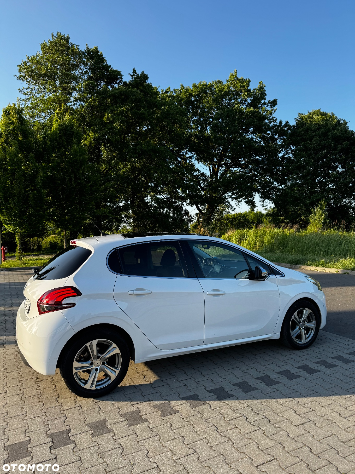 Peugeot 208 - 3