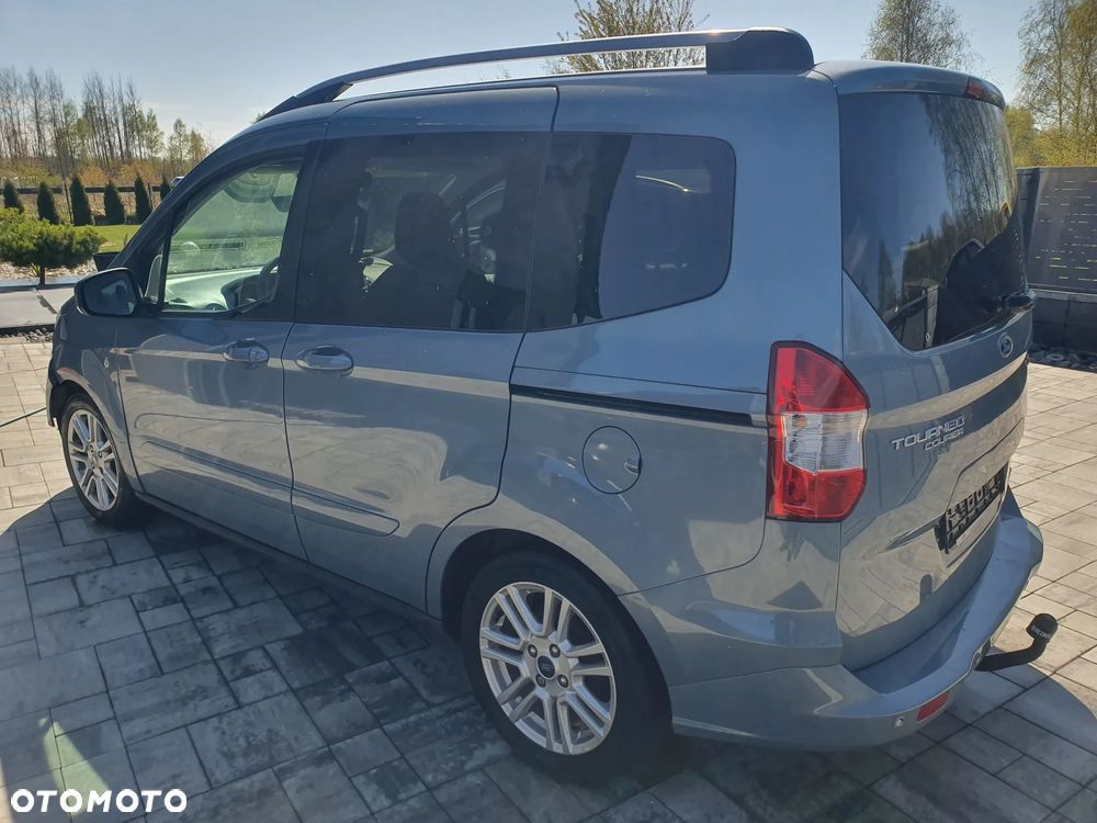 Ford Tourneo Courier 1.0 EcoBoost S&S Titanium - 9