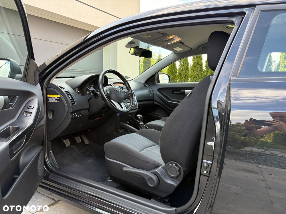 Kia Ceed 1.6 CRDi ISG Vision - 23
