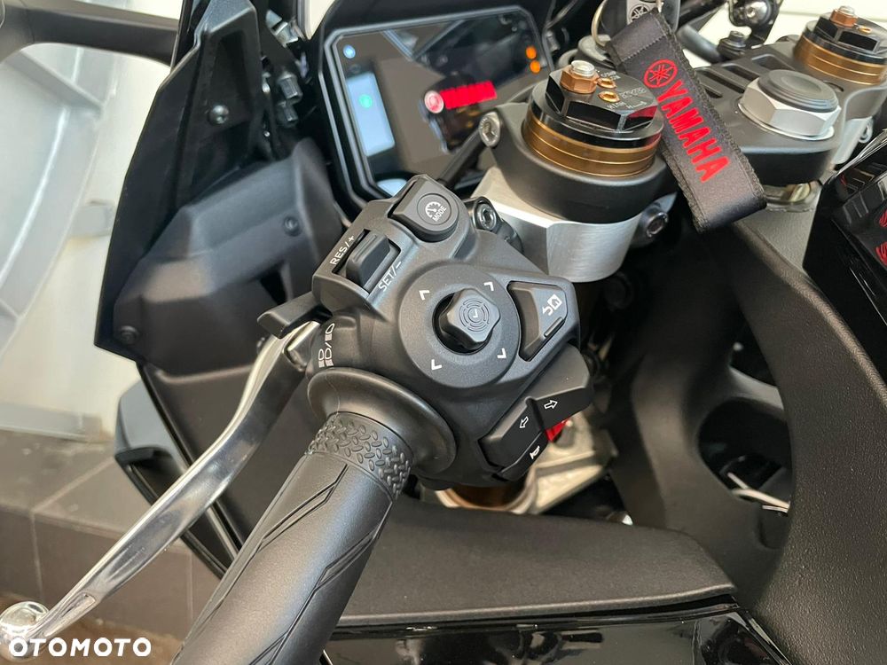 Yamaha R9 - 6