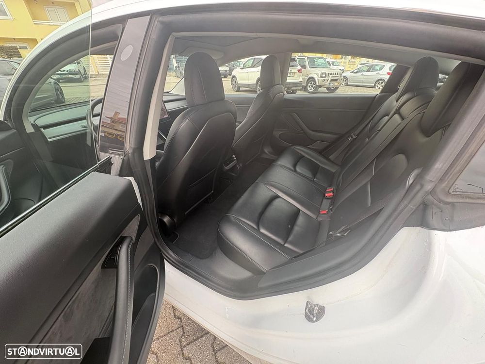 Tesla Model 3 - 11
