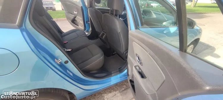 Renault Mégane Sport Tourer ver-1-5-dci-zen-eco - 8