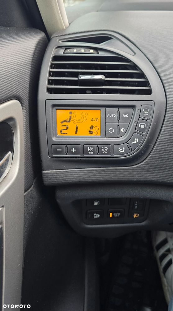 Citroën C4 Picasso - 25