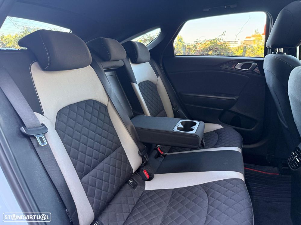 Kia ProCeed 1.6 CRDi SCR GT LINE - 12