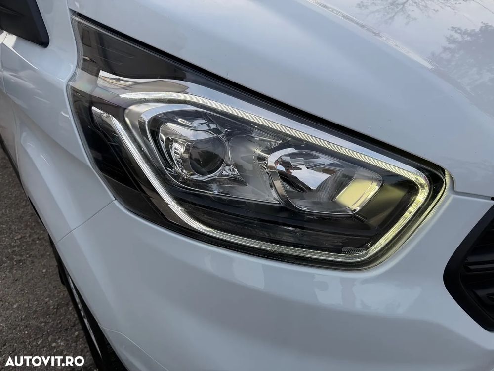 Ford TRANSIT CUSTOM - 3