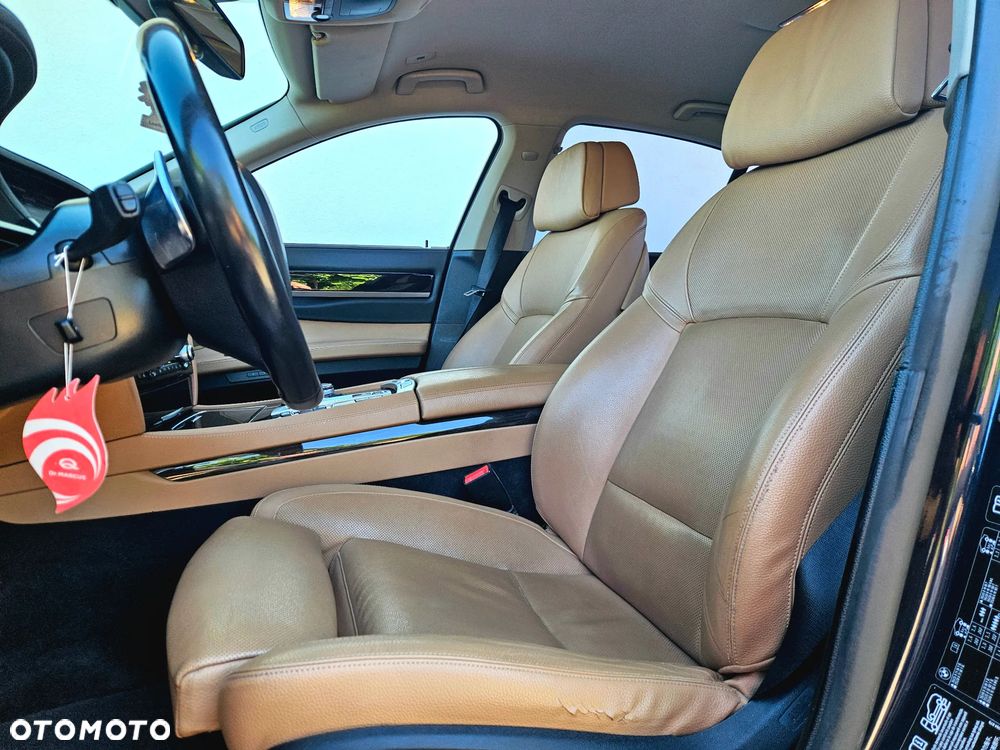 BMW Seria 7 740d - 17