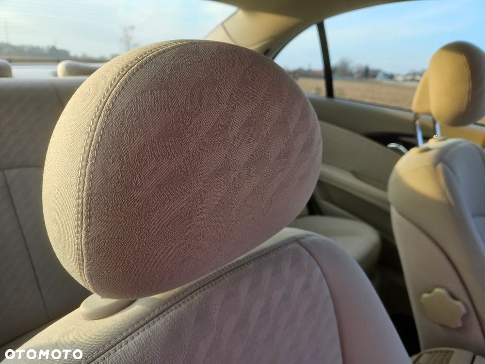 Mercedes-Benz Klasa E 320 Classic - 36