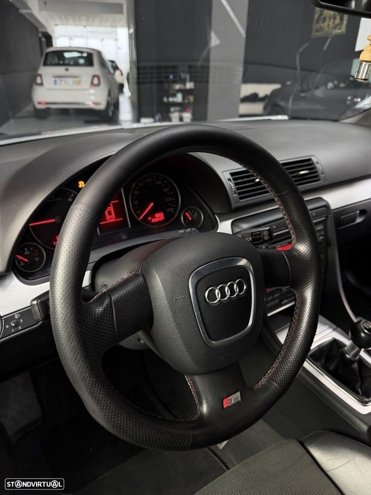 Audi A4 Avant 2.0 TDi S-line - 28