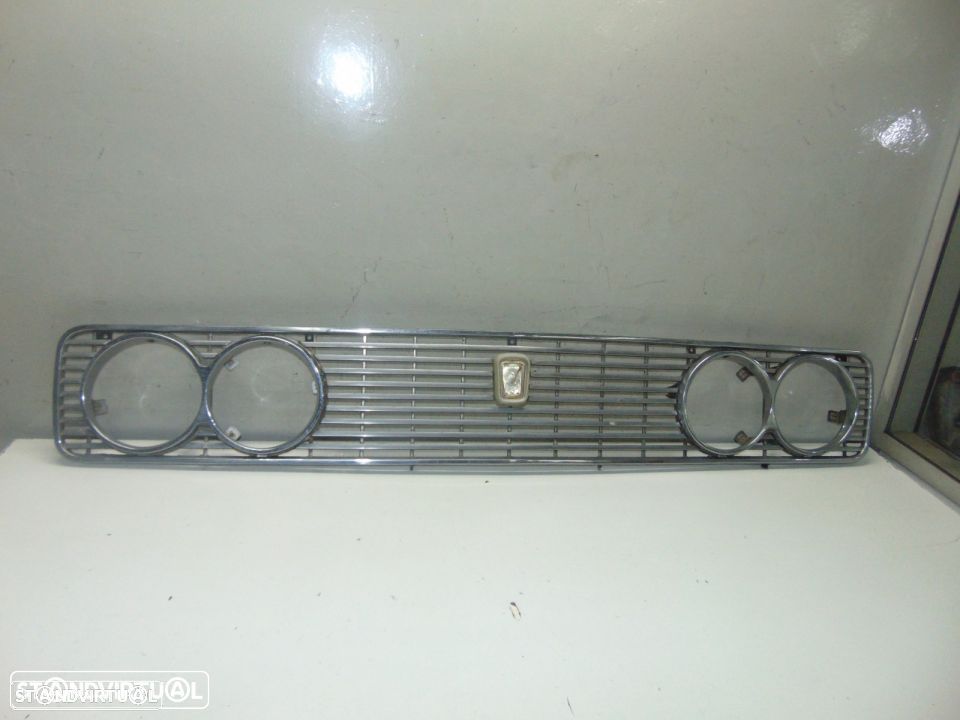 fiat 128 grelha c/aros de farol em metal - 3