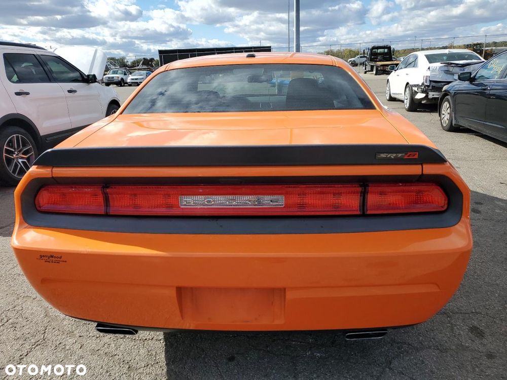 Dodge Challenger - 9
