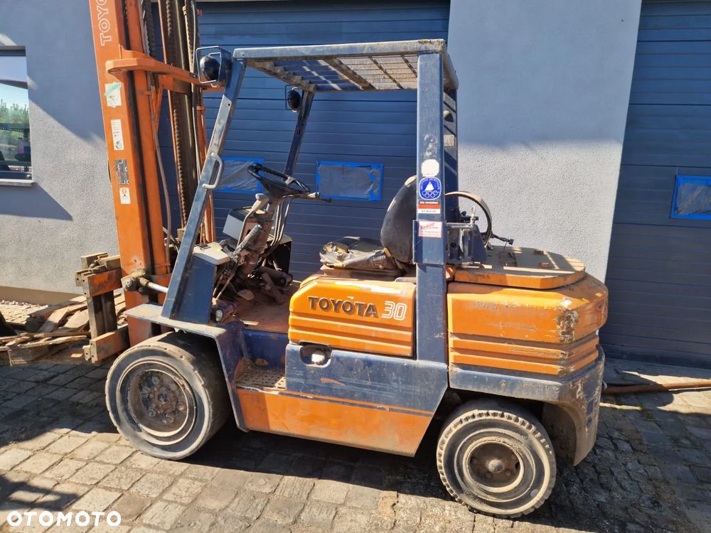 Toyota 5FGF30 - 4
