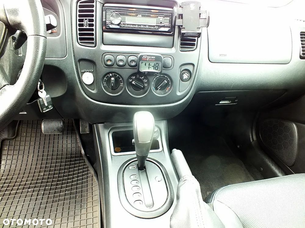 Ford Maverick V6 Limited - 13