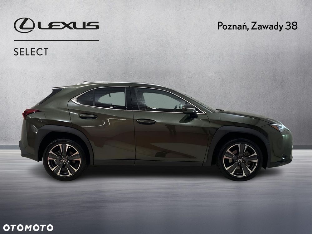 Lexus UX - 4