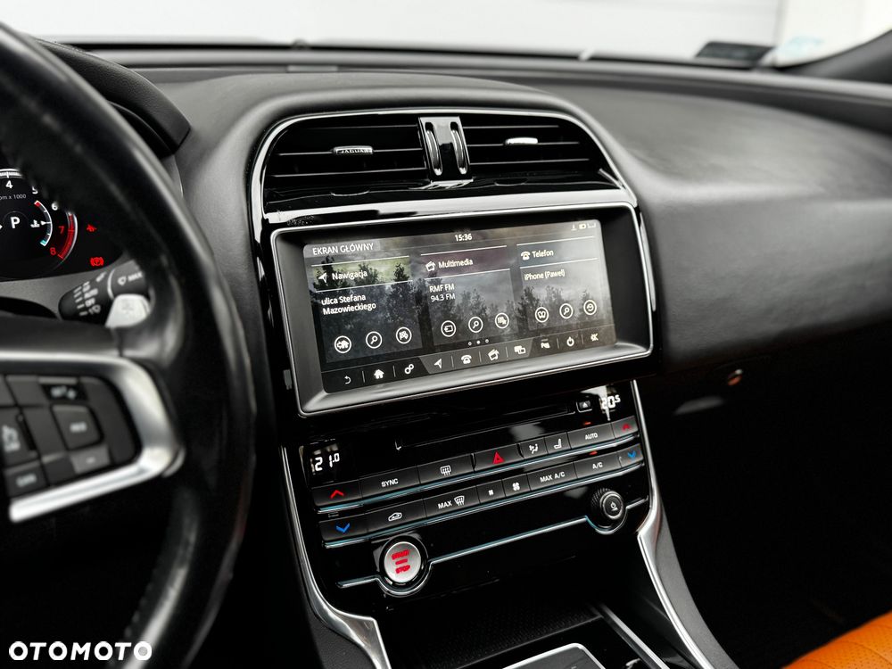Jaguar XE 2.0 T R-Sport - 23