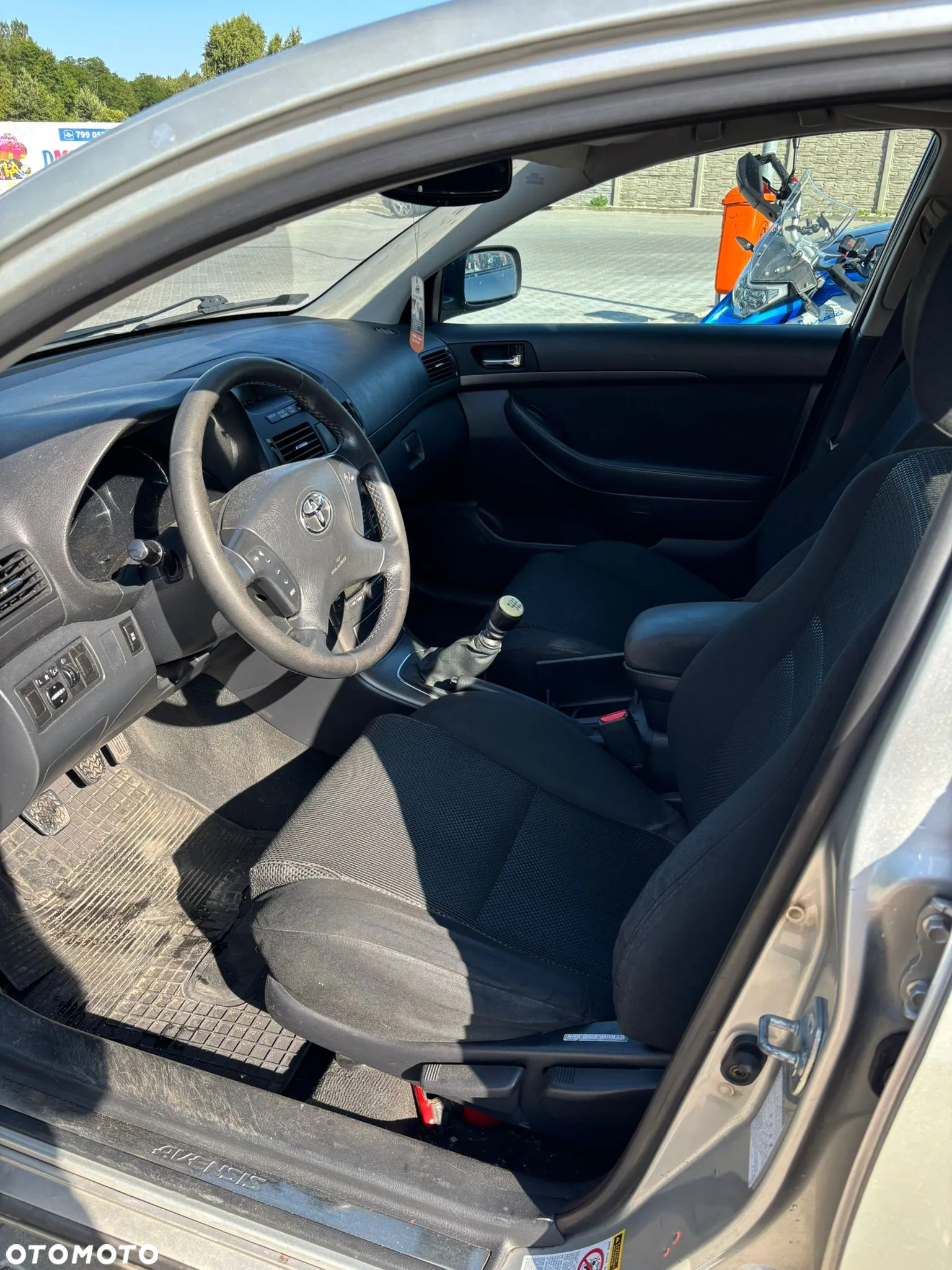 Toyota Avensis - 4