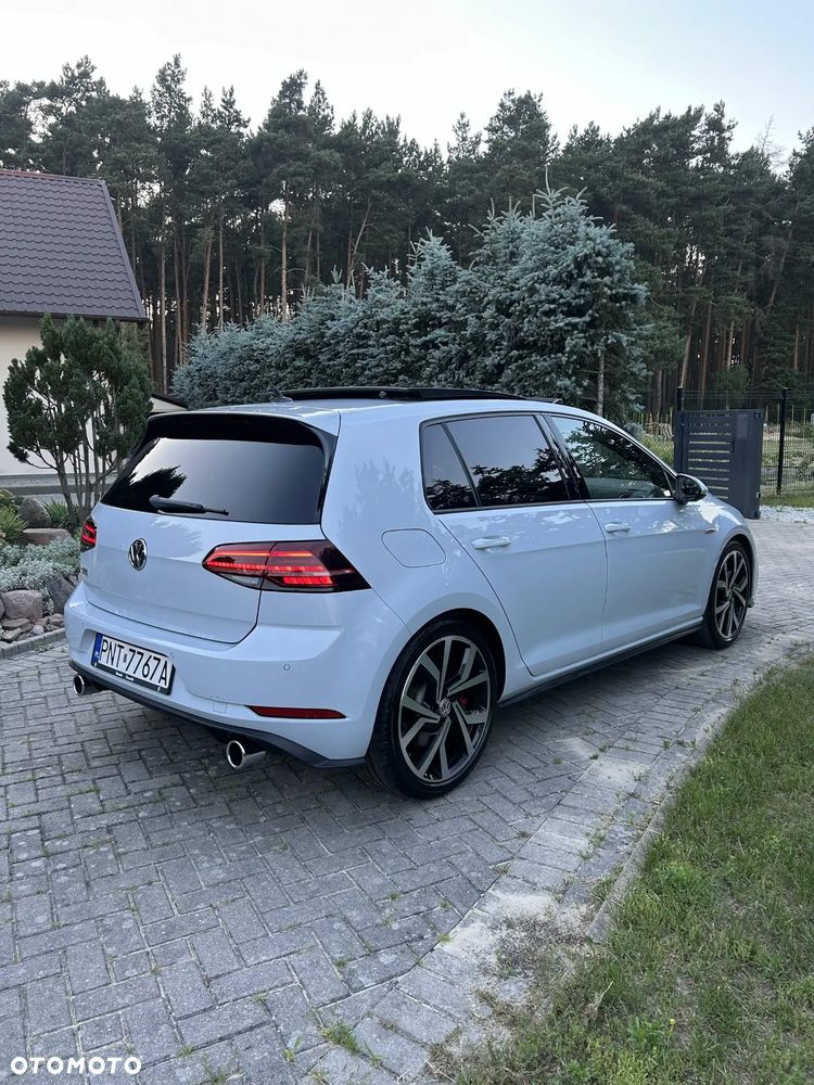 Volkswagen Golf - 5