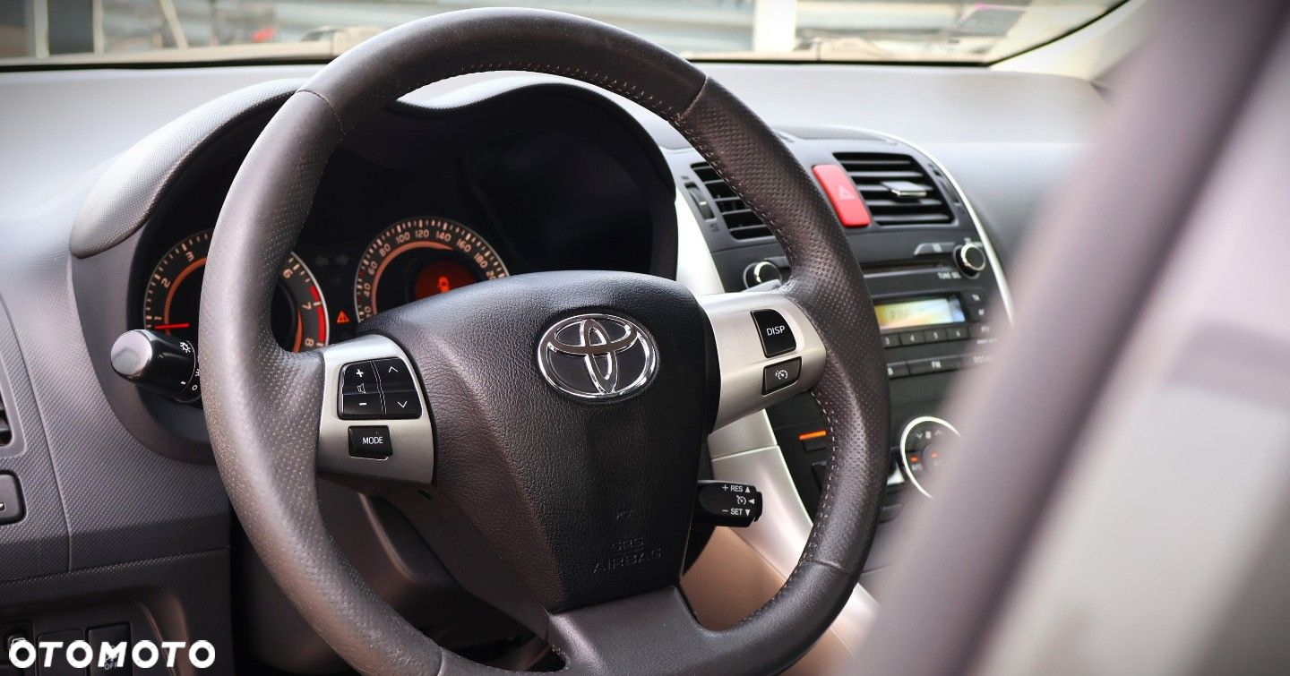Toyota Auris - 11