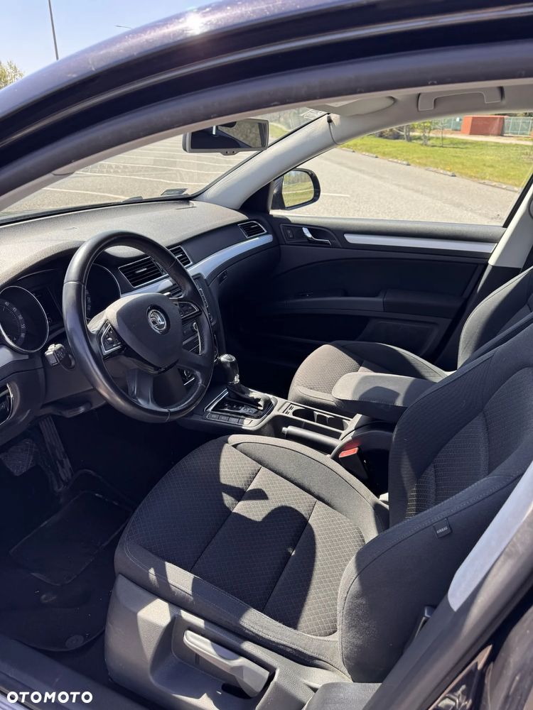 Skoda Superb 2.0 TDI Ambition DSG - 9