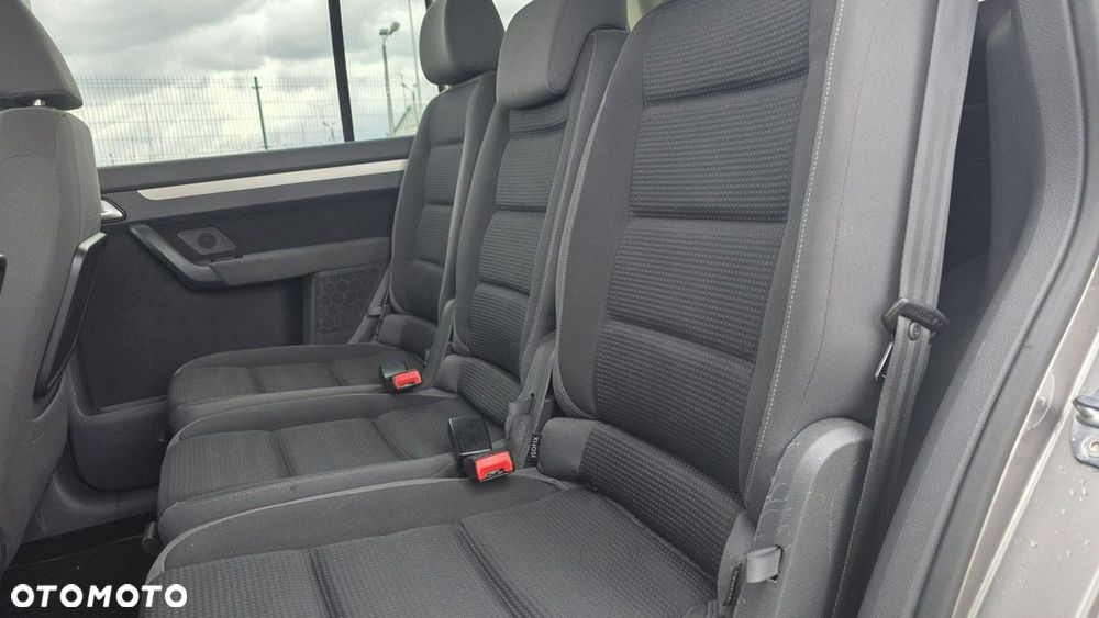 Volkswagen Touran - 20