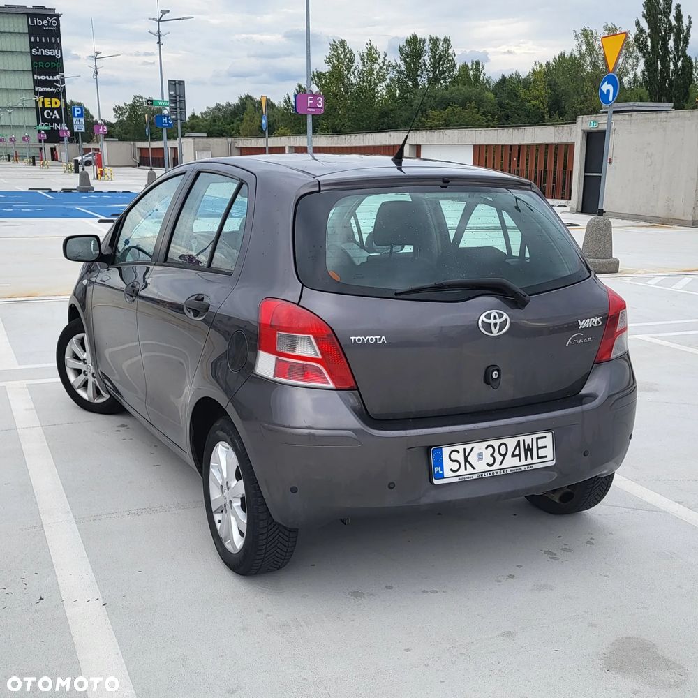 Toyota Yaris 1.0 Luna EU5 - 5