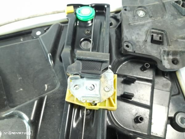 Elevador Frente Esq  Mercedes-Benz A-Class (W176) - 7