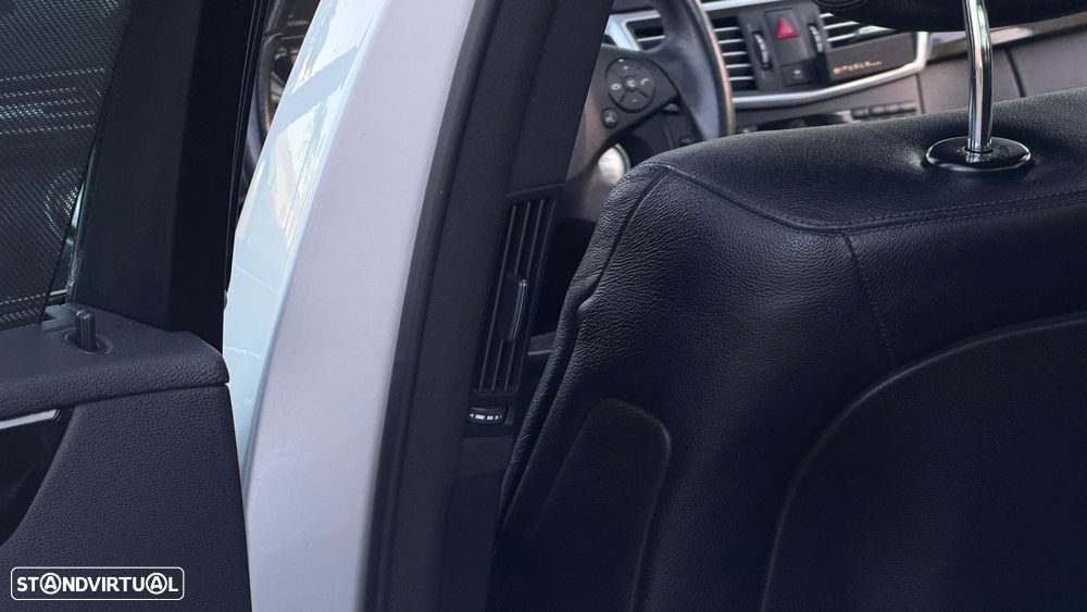 Mercedes-Benz E 220 CDI Avantgarde BlueEfficiency Auto. - 24