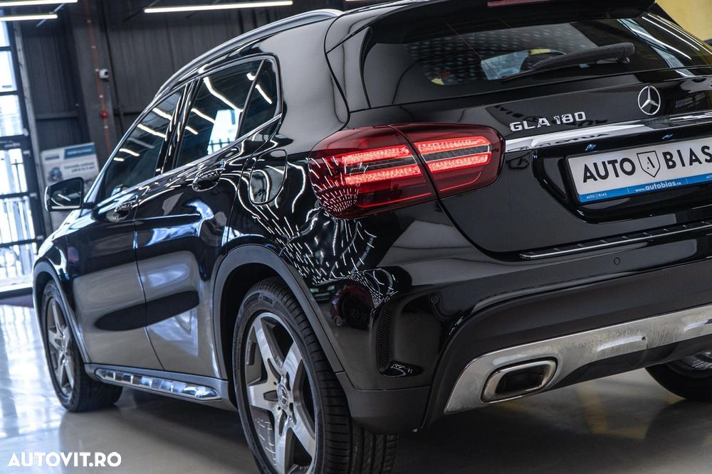 Mercedes-Benz GLA 180 7G-DCT AMG Line - 32