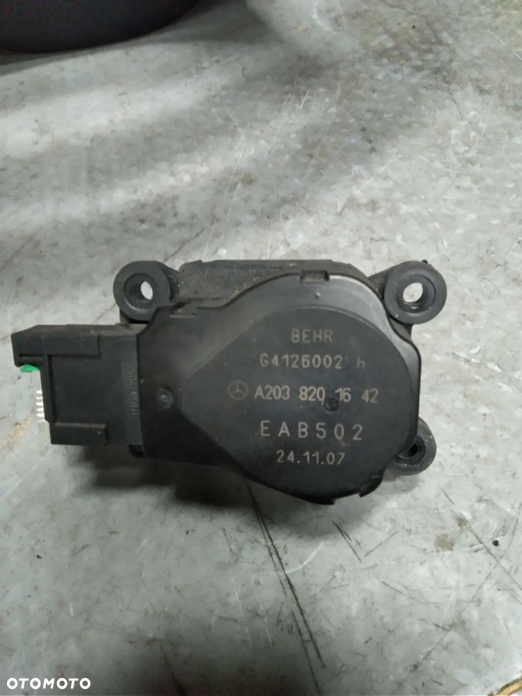 Silniczek nawiewu A2038201642 - 3